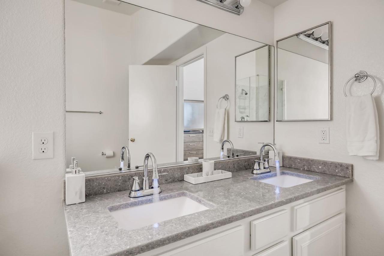 Luxurious House With A Pool, Spa, And Patio, Sleeps 6 Comfortably Las Vegas Exterior foto