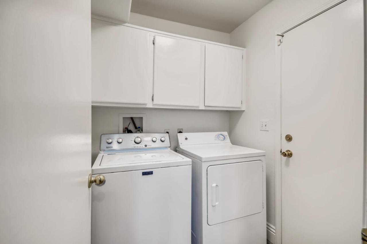 Luxurious House With A Pool, Spa, And Patio, Sleeps 6 Comfortably Las Vegas Exterior foto